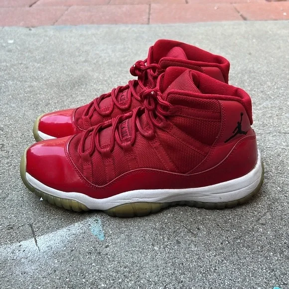 Air Jordan 11 - Picture 4 of 8